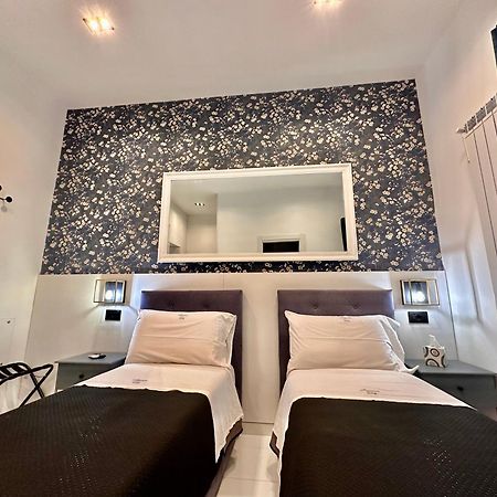 Elegance Rooms Spaccanapoli ภายนอก รูปภาพ
