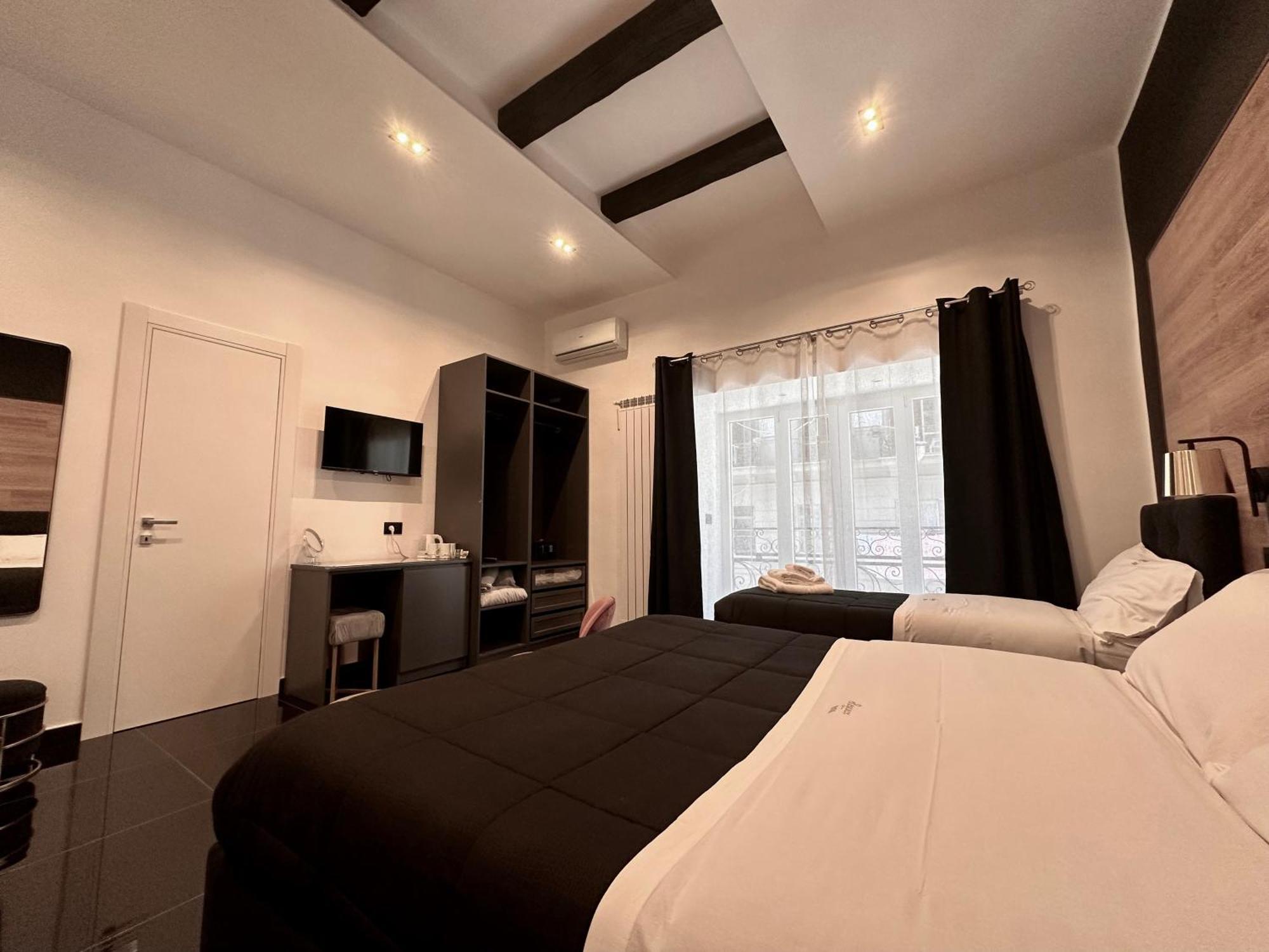 Elegance Rooms Spaccanapoli ภายนอก รูปภาพ