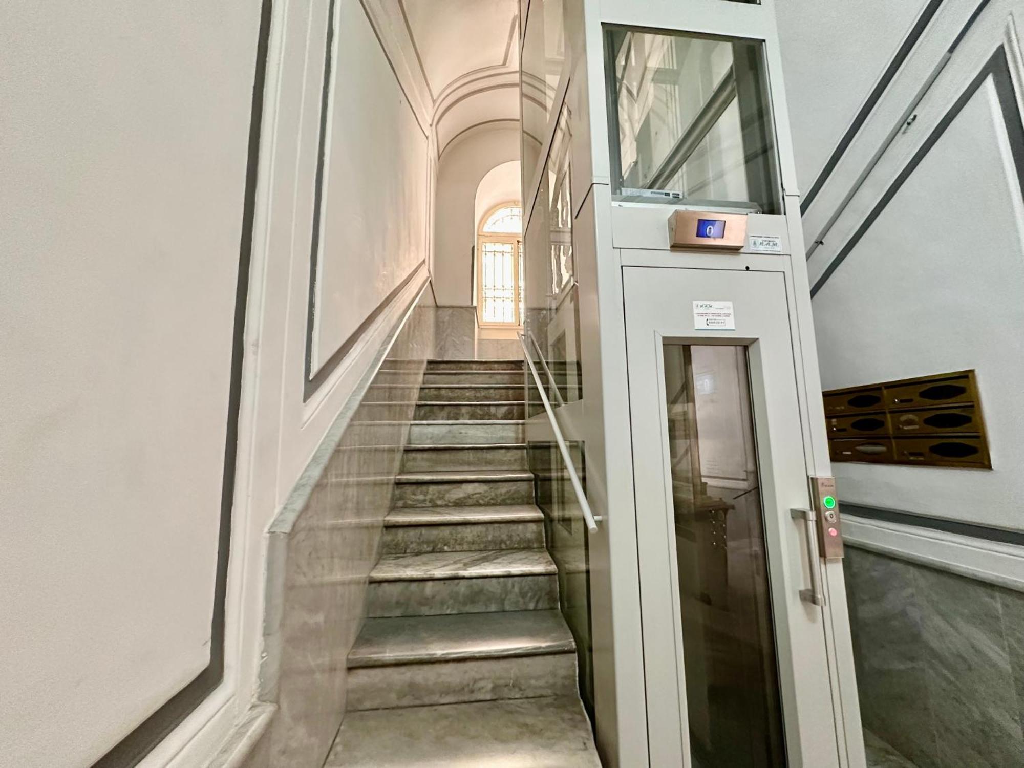 Elegance Rooms Spaccanapoli ภายนอก รูปภาพ
