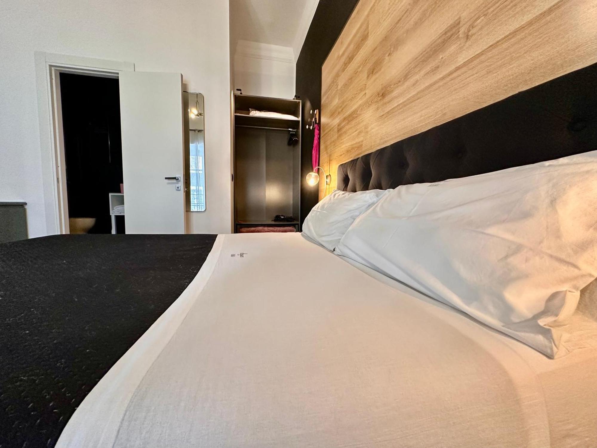 Elegance Rooms Spaccanapoli ภายนอก รูปภาพ