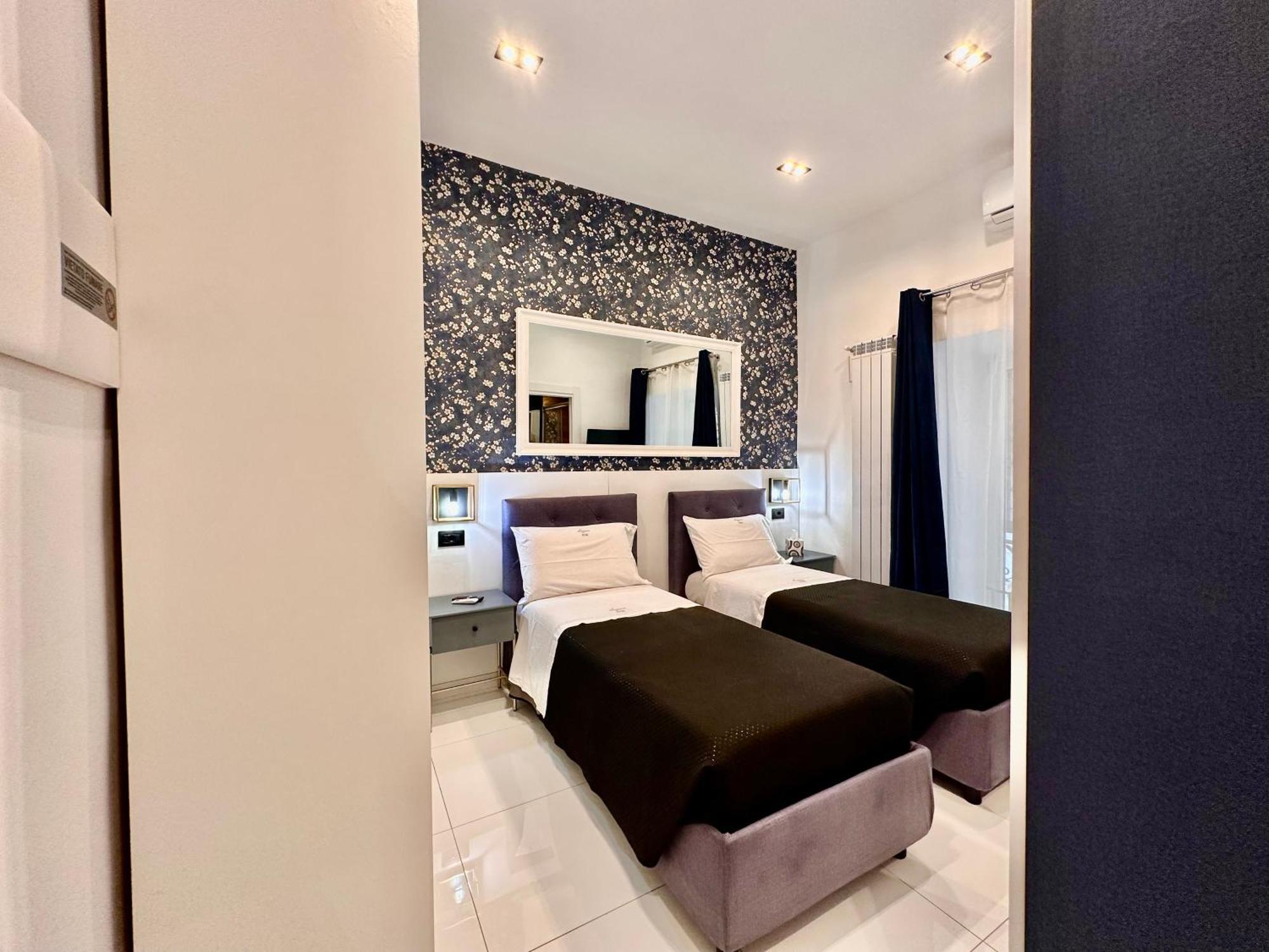 Elegance Rooms Spaccanapoli ภายนอก รูปภาพ