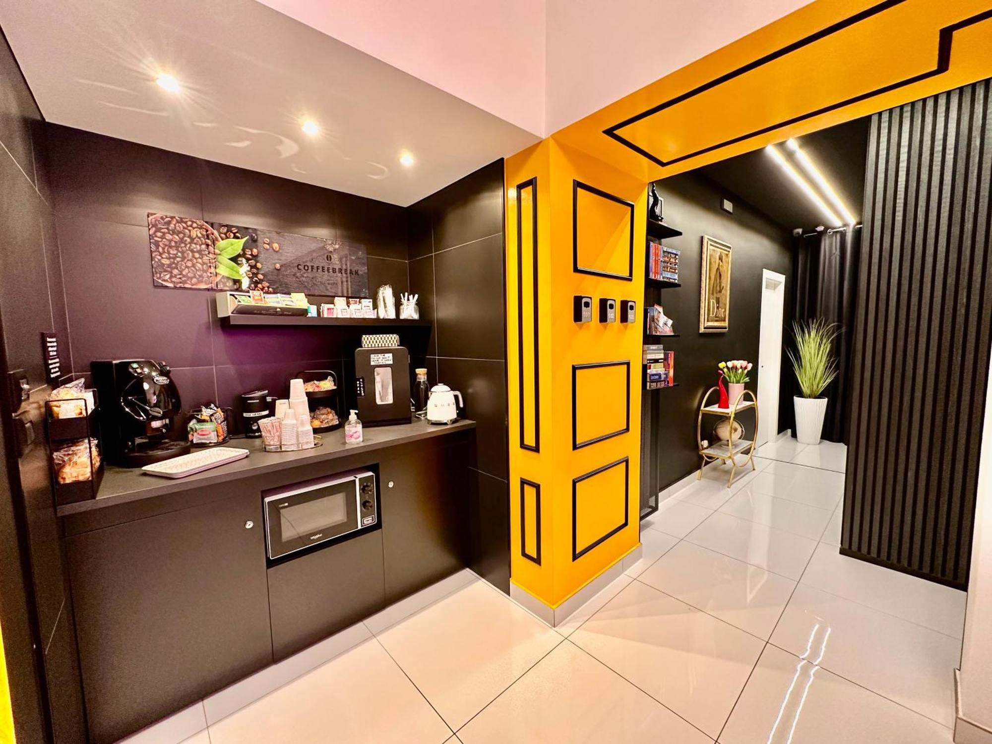 Elegance Rooms Spaccanapoli ภายนอก รูปภาพ