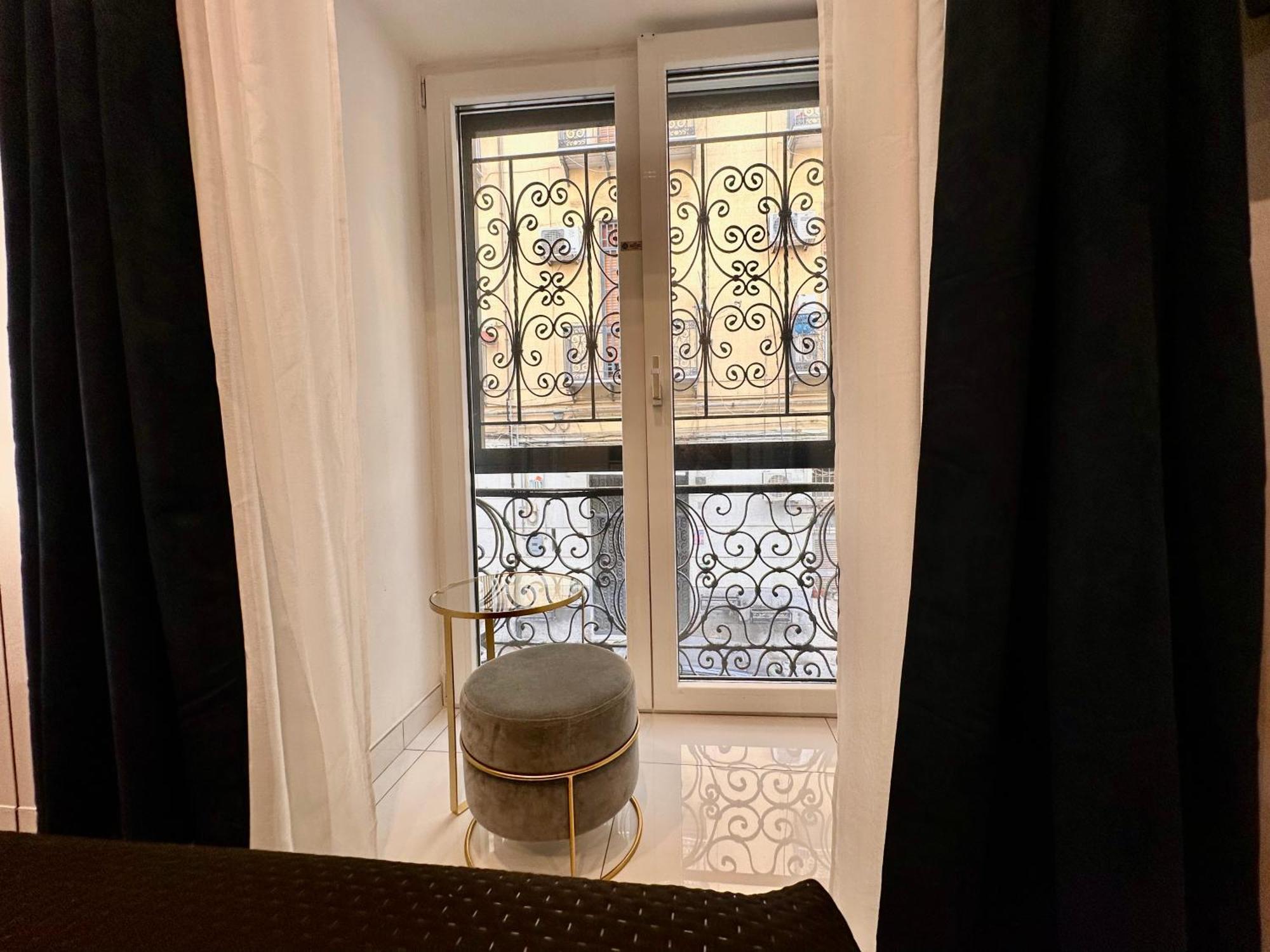 Elegance Rooms Spaccanapoli ภายนอก รูปภาพ